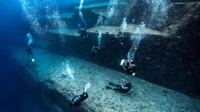 Piramida Bawah Laut Yonaguni