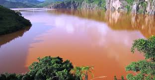 Danau Ini Tiba-Tiba Berubah Jadi Asam! Apa yang Terjadi?