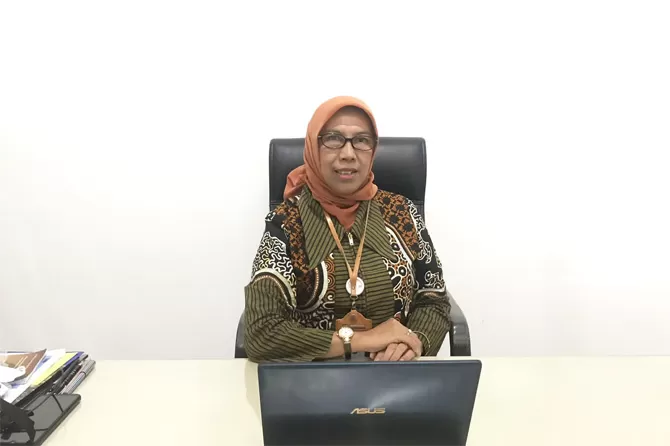 Dr. Dwi Ratna Nurhajarini