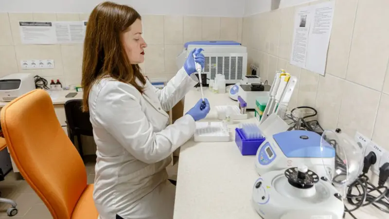 Ketika Flu Burung Bisa Jadi Senjata Biologis: Konspirasi Lab Rahasia di Ukraina (2020)